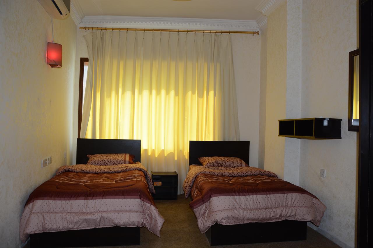 Teeba Palace Hotel Suites Amman Exterior photo