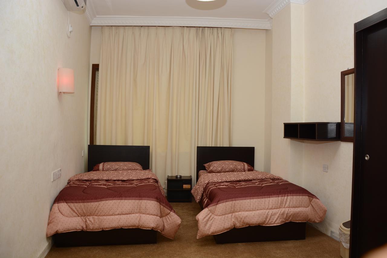 Teeba Palace Hotel Suites Amman Exterior photo