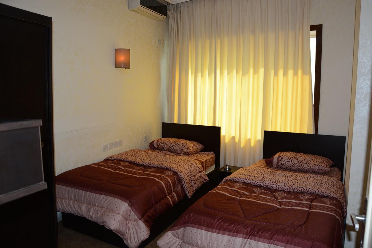 Teeba Palace Hotel Suites Amman Exterior photo