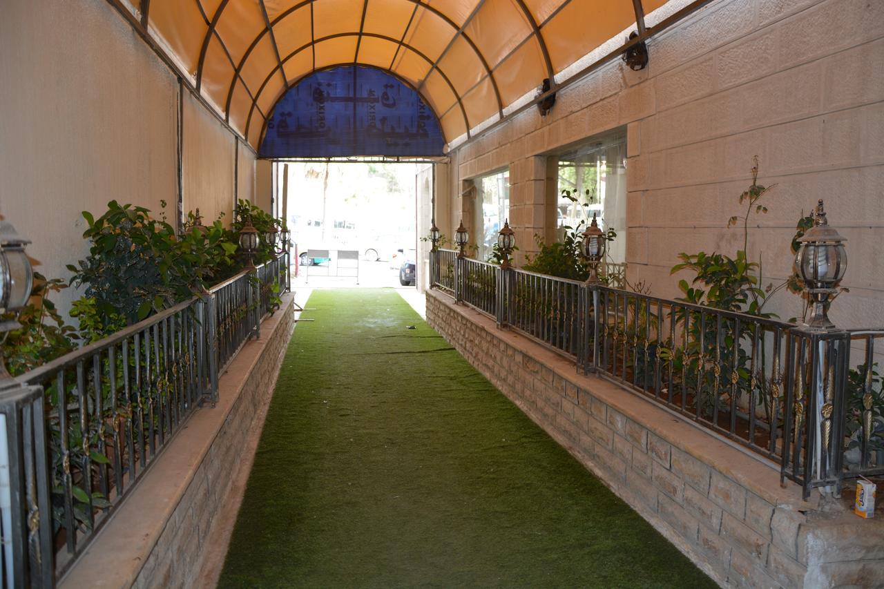 Teeba Palace Hotel Suites Amman Exterior photo