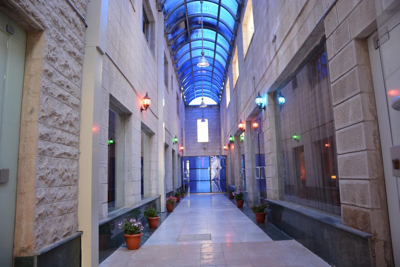 Teeba Palace Hotel Suites Amman Exterior photo