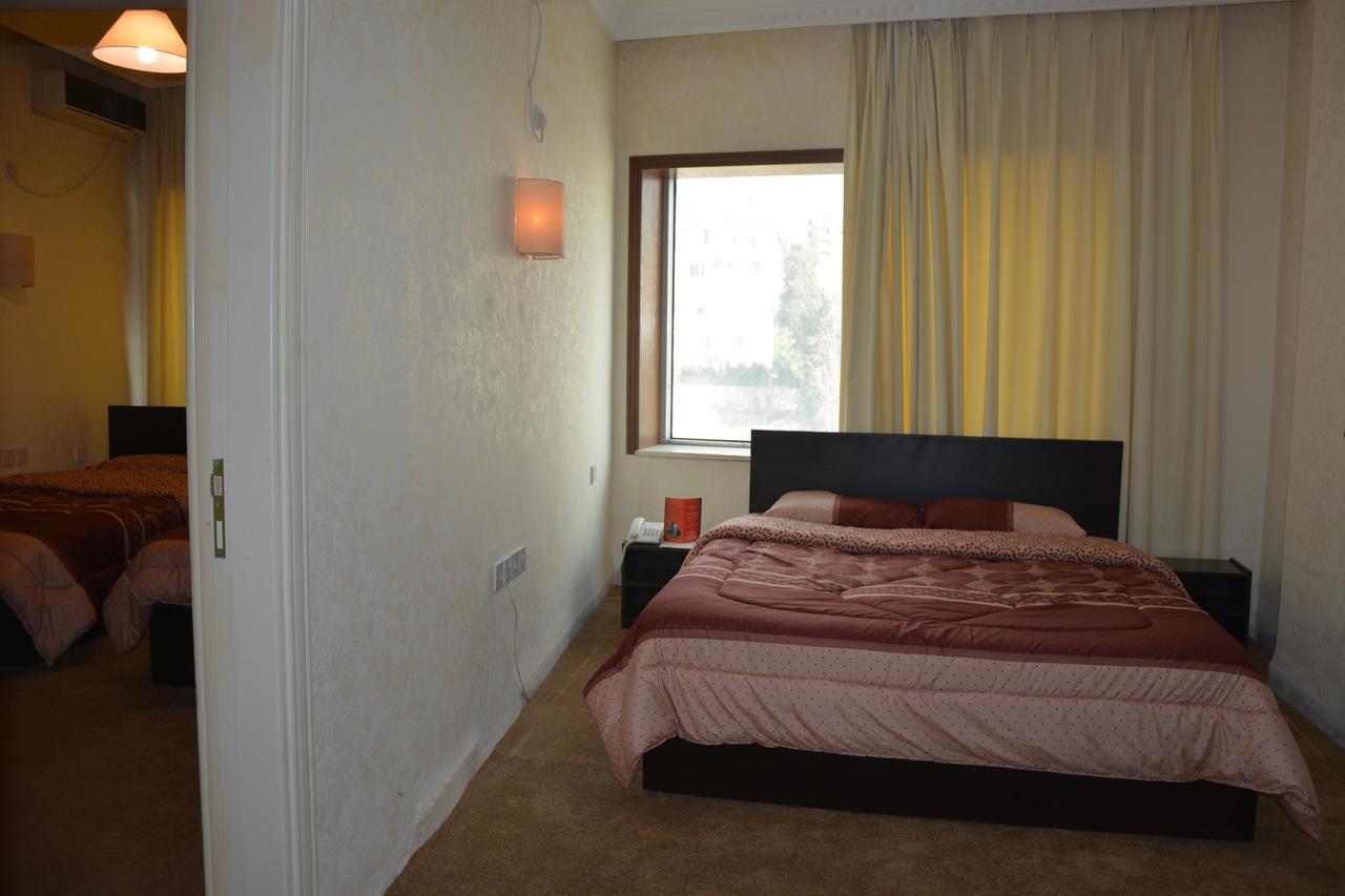 Teeba Palace Hotel Suites Amman Exterior photo